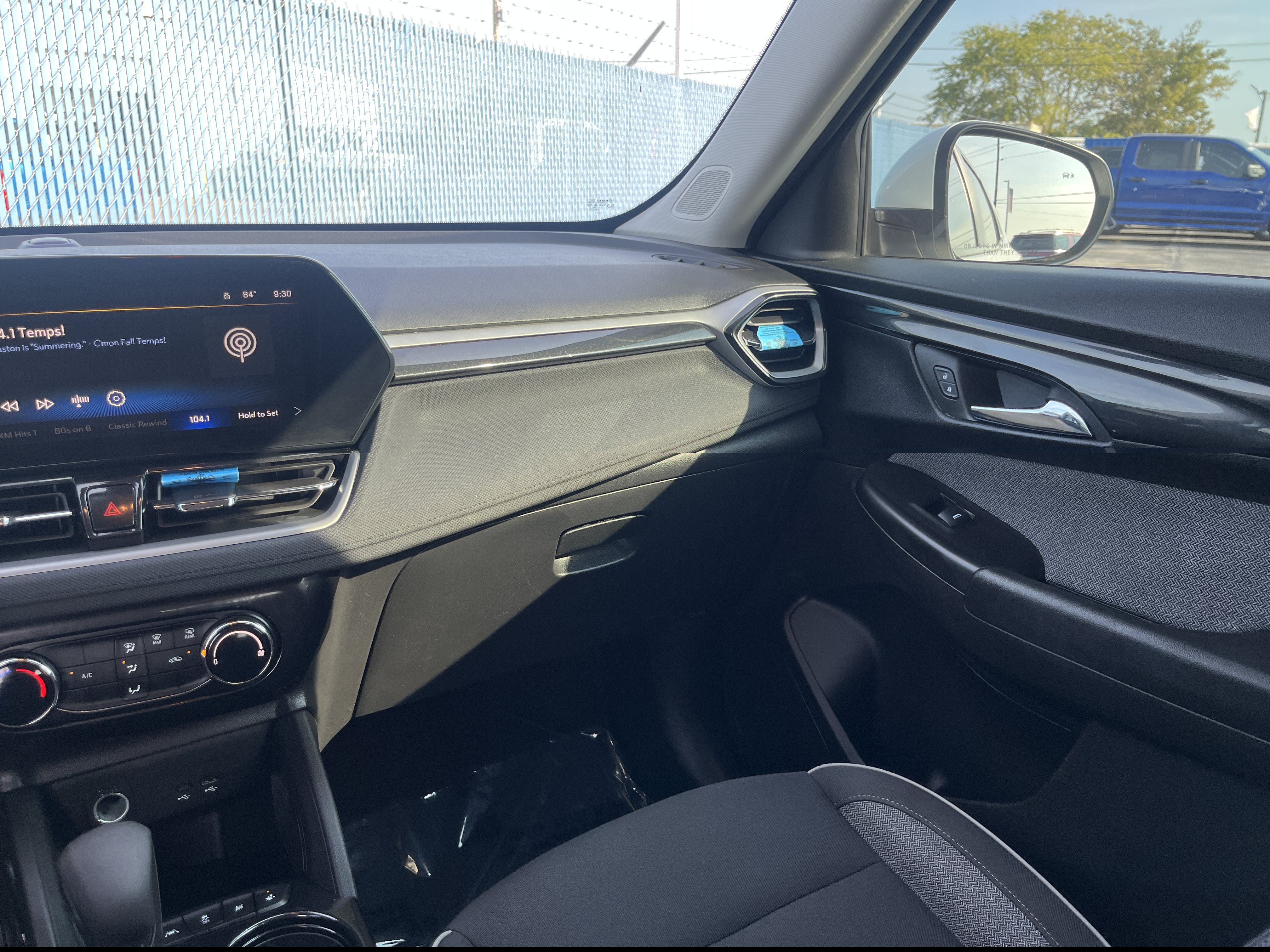 Used 2025 Chevrolet TrailBlazer LT w/ Driver Confidence Package FWD image 30