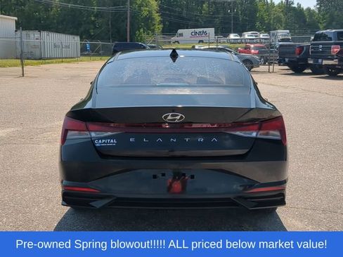 Used 2023 Hyundai Elantra SE FWD image 12