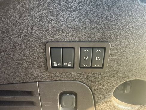 Used 2019 GMC Yukon Denali image 26