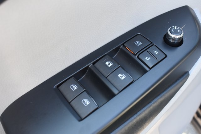 Used 2018 Toyota Highlander XLE FWD image 13