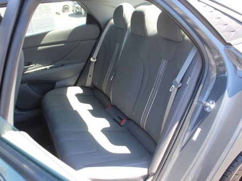 Used 2025 Hyundai Elantra Sport FWD image 13