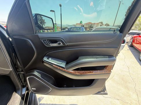 Used 2020 Chevrolet Suburban Premier image 16