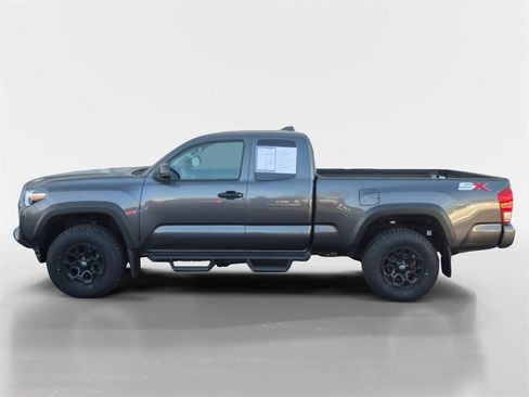 Used 2022 Toyota Tacoma SR image 7
