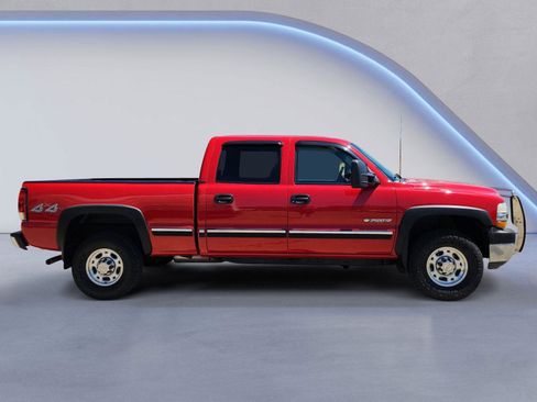 Used 2001 Chevrolet Silverado 2500 LT w/ Off-Road Skid Plate Pkg AWD/4WD image 2