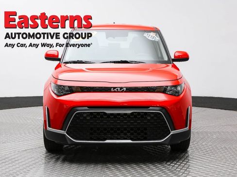 Used 2024 Kia Soul LX w/ Option Group 015 FWD image 2