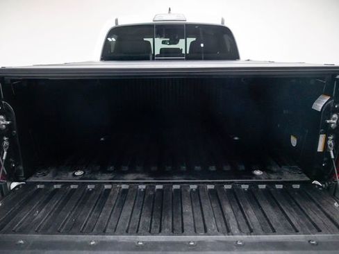 Used 2018 Toyota Tacoma TRD Sport AWD/4WD image 13