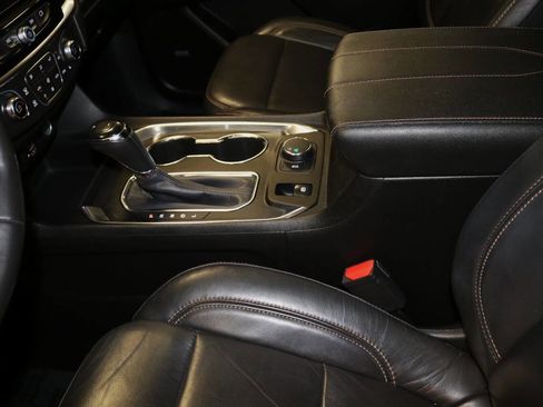 Used 2020 Chevrolet Traverse LT w/ LT Premium Package image 53