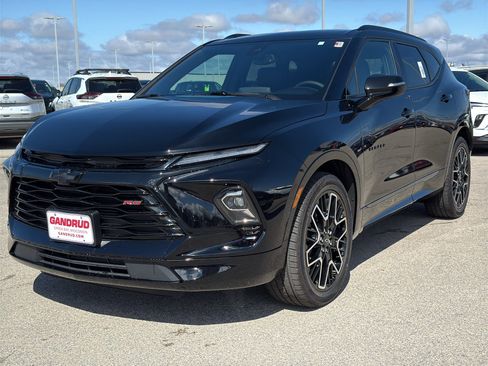 Used 2024 Chevrolet Blazer RS AWD/4WD image 2