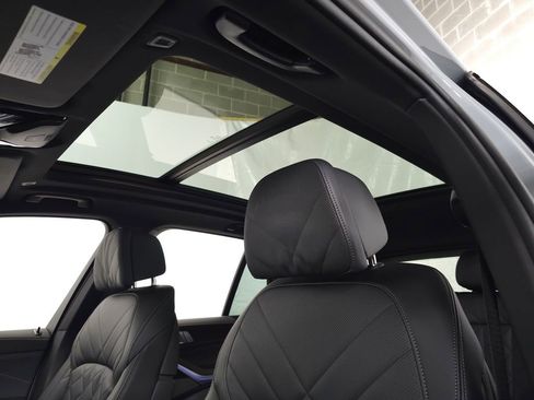 Used 2024 BMW X5 M60i w/ Climate Comfort Package AWD/4WD image 19