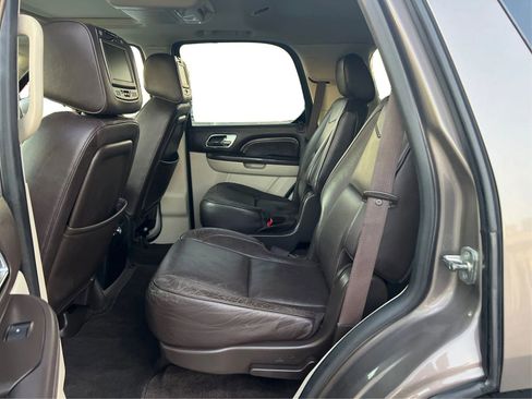 Used 2014 Cadillac Escalade Platinum image 10