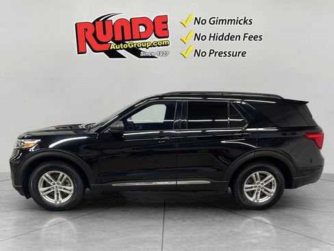 Used 2023 Ford Explorer XLT w/ Equipment Group 202A RWD image 2