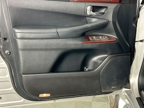 Used 2014 Lexus LX 570 4WD w/ Luxury Package image 19