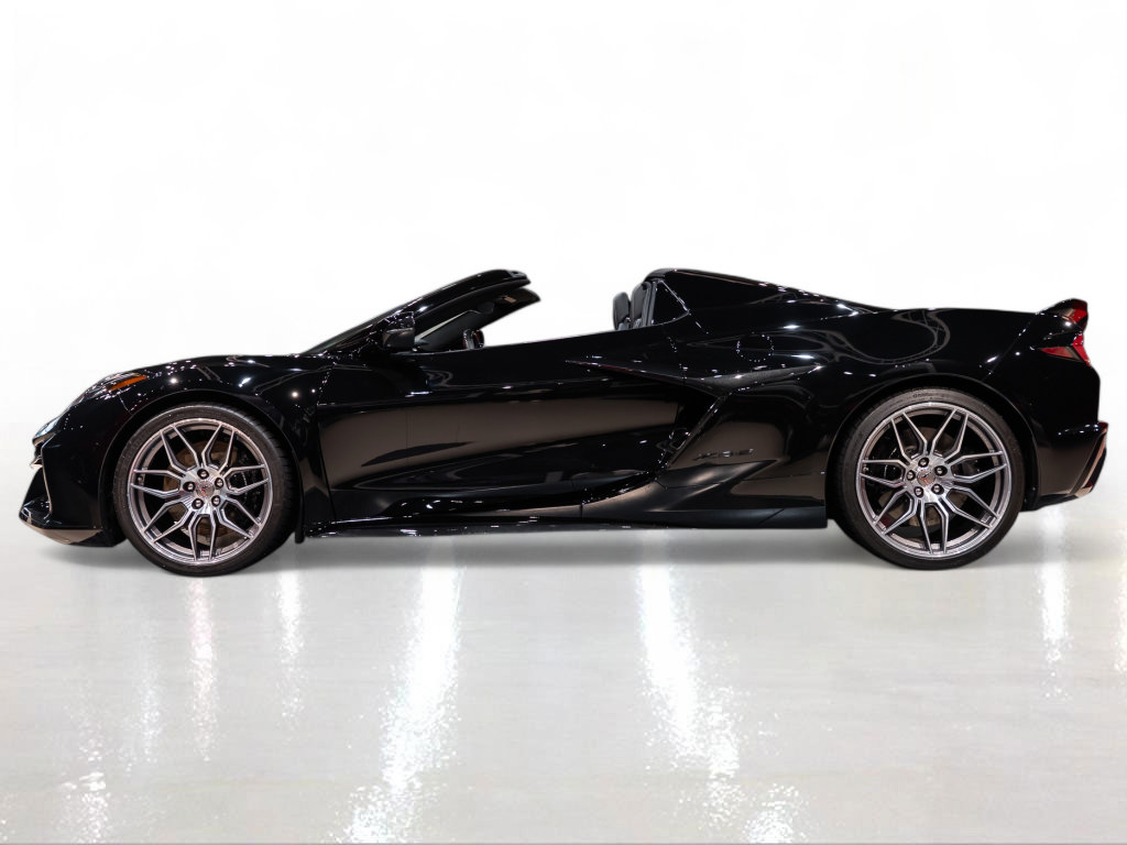 Used 2024 Chevrolet Corvette Z06 w/ Stealth Interior Trim Package RWD image 3