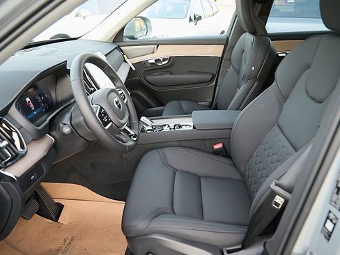 New 2026 Volvo XC90 B6 Plus w/ Protection Package Premier image 15