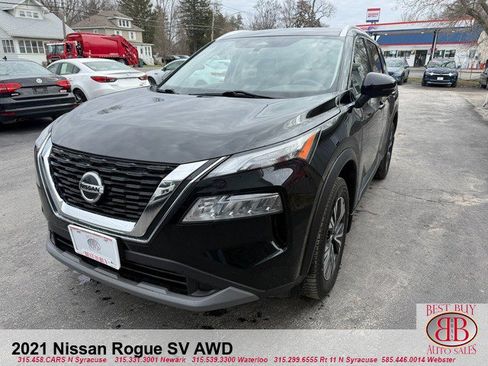 Used 2021 Nissan Rogue SV w/ Premium Package image 3