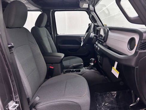 New 2026 Jeep Gladiator Sport image 17