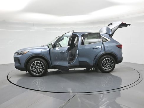 New 2025 Ford Escape SE w/ PHEV Premium Package image 34