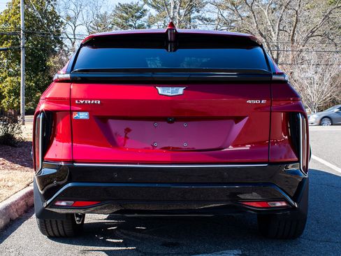 Used 2024 Cadillac Lyriq Tech image 4