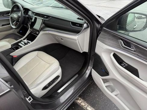 Used 2022 Jeep Grand Cherokee L Overland image 18