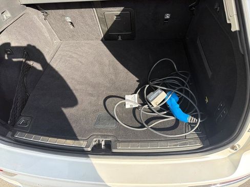 Used 2018 Volvo XC60 T8 Inscription w/ Luxury Seat Package image 31