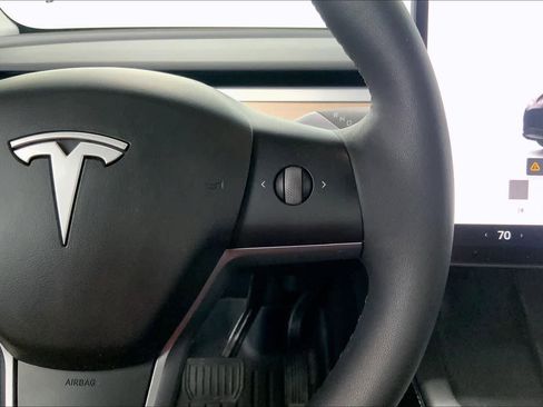 Used 2024 Tesla Model Y Long Range image 23