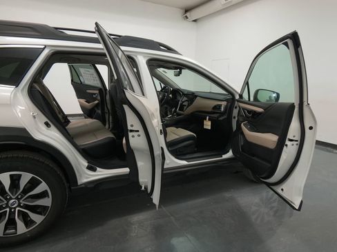 New 2025 Subaru Outback Limited image 30