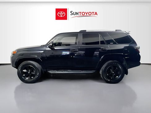 Used 2021 Toyota 4Runner SR5 Premium w/ Moonroof Package AWD/4WD image 7
