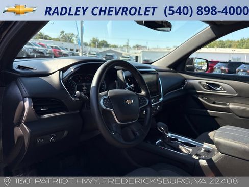 Used 2023 Chevrolet Traverse LT AWD/4WD image 4