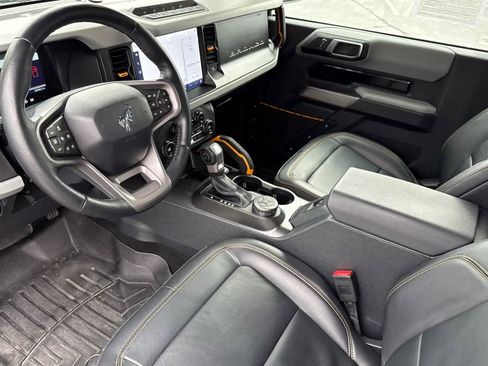 Used 2023 Ford Bronco Badlands image 10