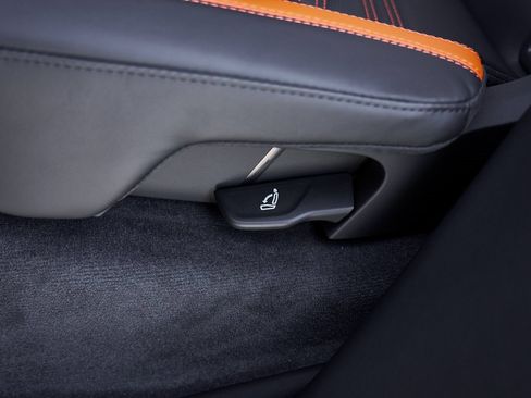 Used 2025 Lamborghini Urus SE image 52