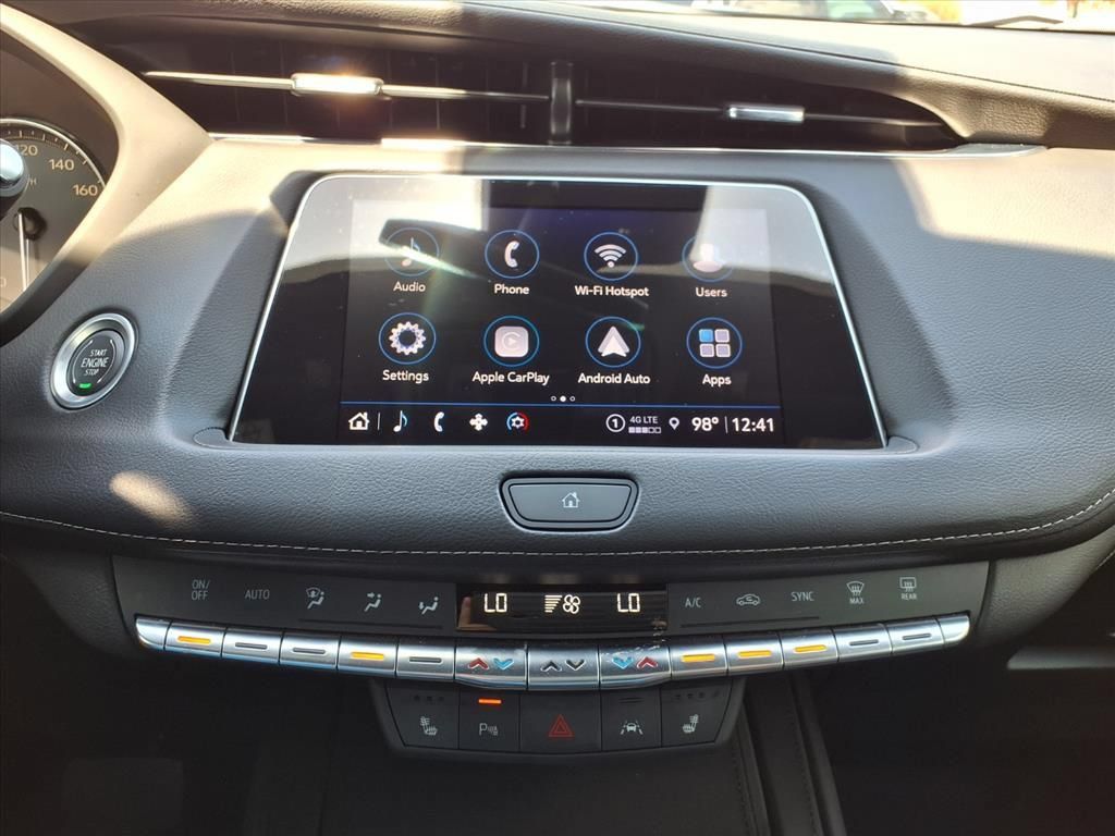 Used 2023 Cadillac XT4 Luxury w/ Cold Weather Package FWD image 23