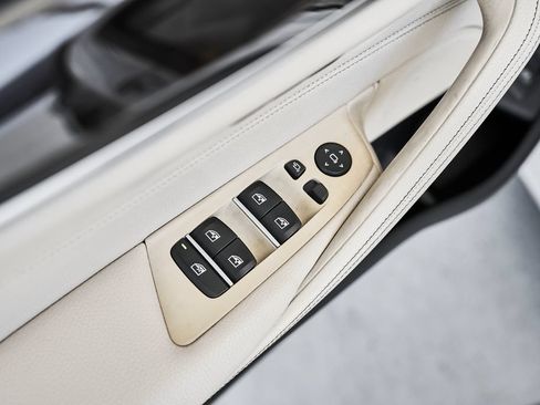 Used 2018 BMW 540i w/ Premium Package RWD image 16