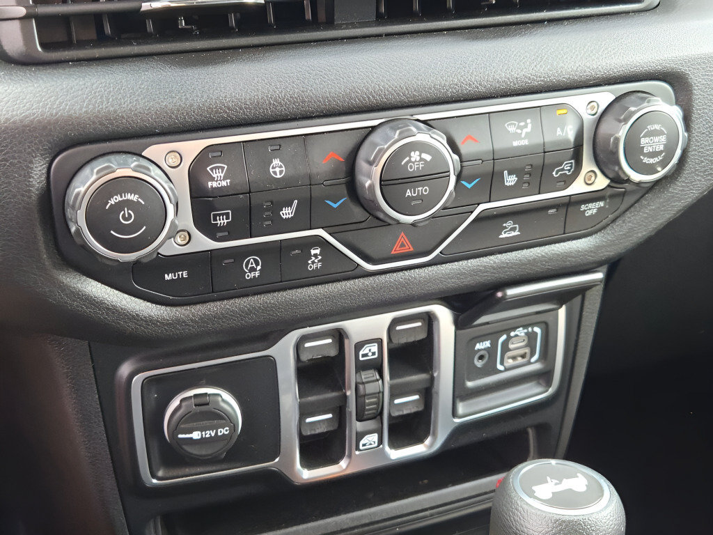 Used 2024 Jeep Wrangler Unlimited Sport AWD/4WD image 28