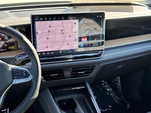 New 2026 Volkswagen Tiguan SEL R-Line image 9