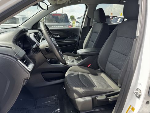 Used 2024 GMC Terrain SLE FWD image 23