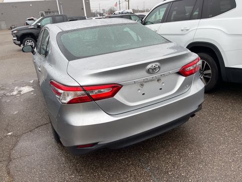 Used 2018 Toyota Camry LE image 11