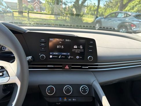 New 2026 Hyundai Elantra SE FWD image 19