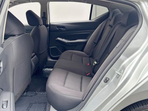 Used 2025 Nissan Altima 2.5 SV w/ SV Premium Package FWD image 35