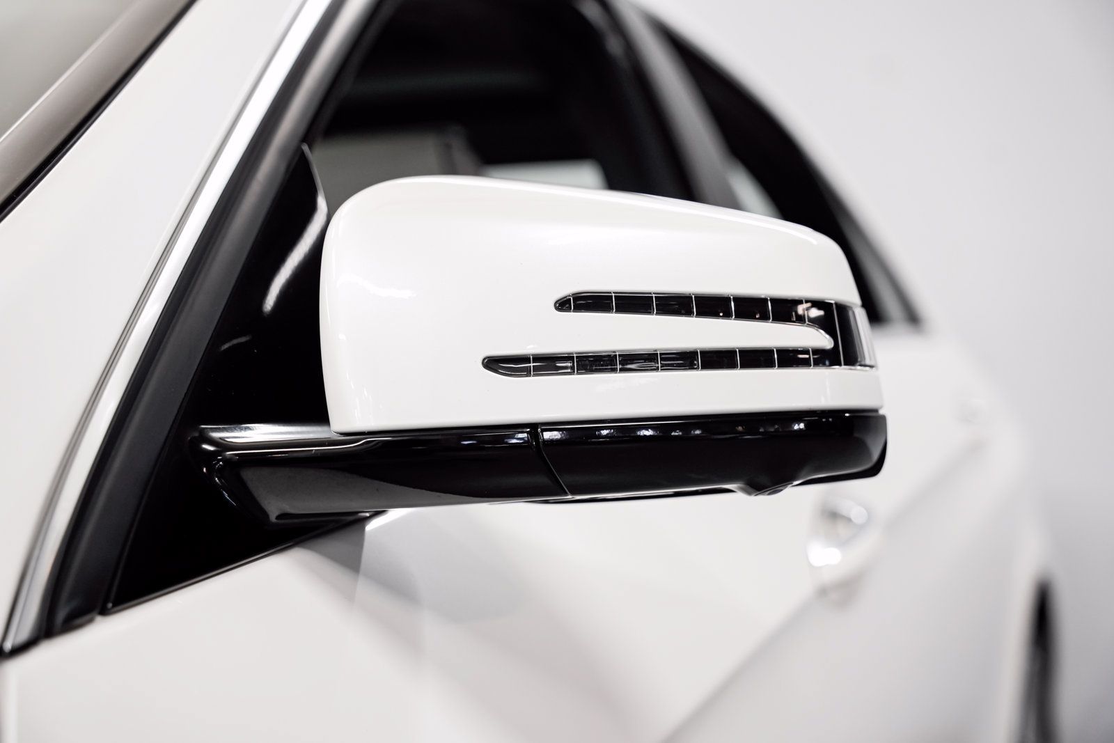 Used 2015 Mercedes-Benz E 400 Sedan image 38