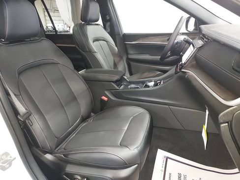 New 2026 Jeep Grand Cherokee L Limited AWD/4WD image 32