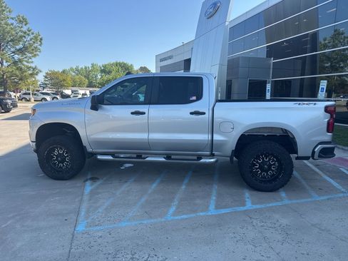 Used 2022 Chevrolet Silverado 1500 Custom w/ Safety Confidence Package image 10