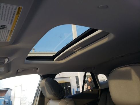 New 2026 Chevrolet Trax LT w/ Sunroof Package image 24