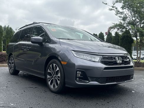 Used 2026 Honda Odyssey Elite image 3