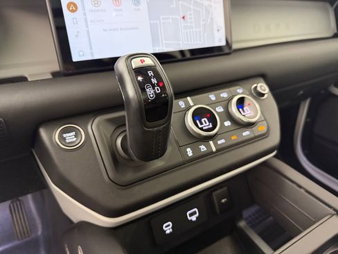 Used 2024 Land Rover Defender 110 S image 16