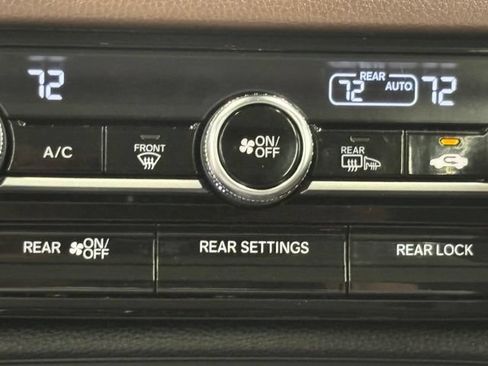 Used 2025 Honda Pilot Elite image 30