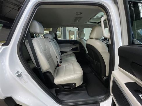 Used 2020 Kia Telluride EX w/ Towing Package FWD image 30