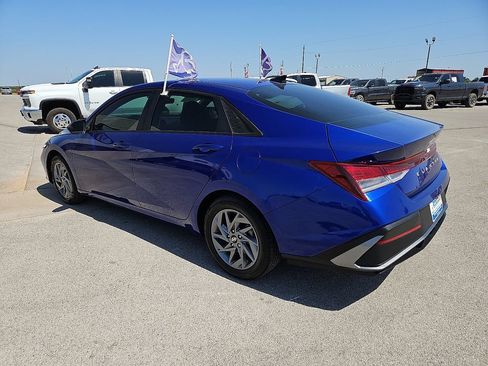 Used 2024 Hyundai Elantra SEL FWD image 4