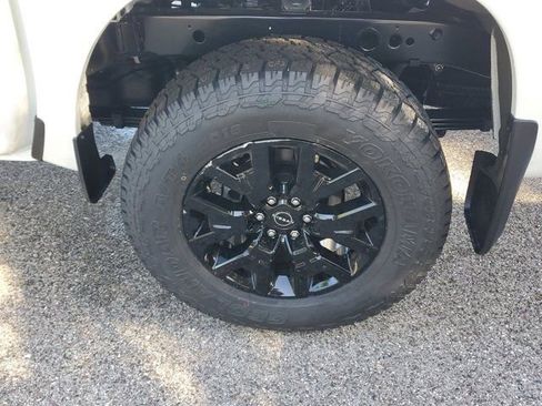 New 2026 Nissan Frontier SV w/ Tow Package AWD/4WD image 3