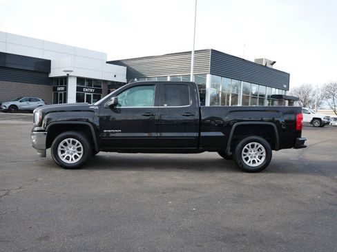 Used 2017 GMC Sierra 1500 SLE w/ SLE Value Package image 5