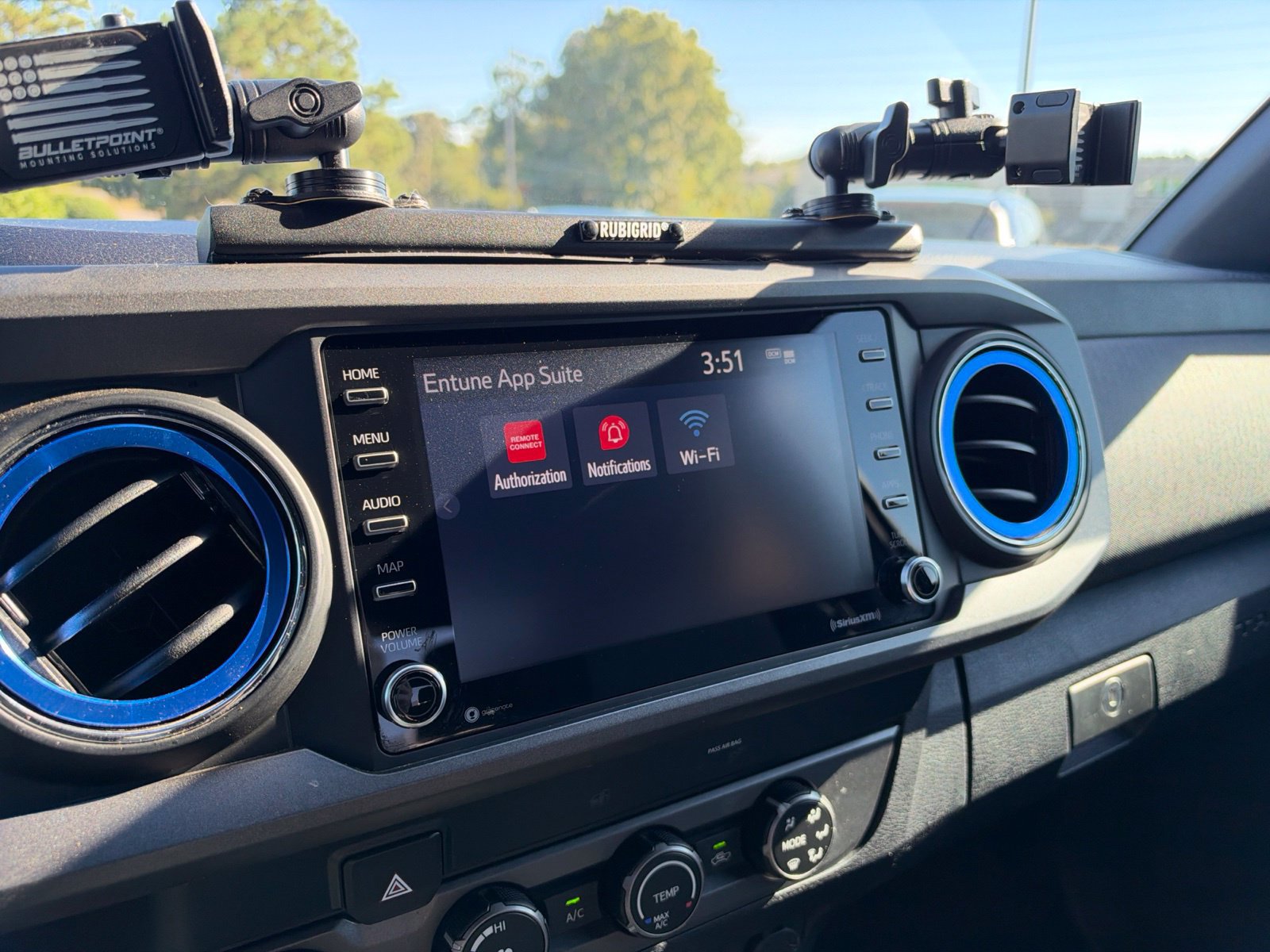 Used 2020 Toyota Tacoma TRD Off-Road AWD/4WD image 16